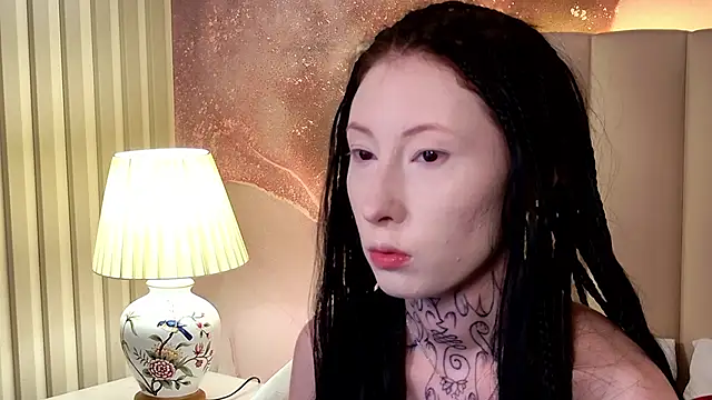 Snapshot of roxy_morrison_x chatting on June 28, 3:35 am roxy morrison x online show from June 28, 3:35 am
