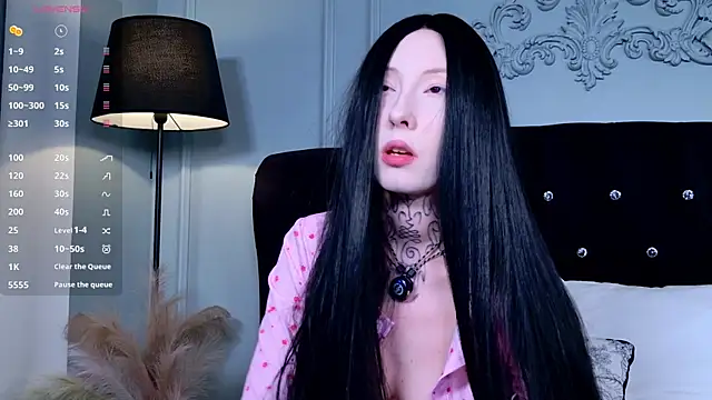 Snapshot of roxy_morrison_x chatting on July 13, 4:23 am roxy morrison x online show from July 13, 4:23 am