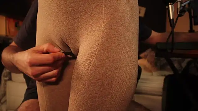 Snapshot of CoppiaF3tishOF chatting on February 8, 8:17 pm CoppiaF3tishOF online show from February 8, 8:17 pm