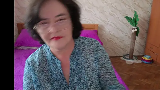 xMaryxAnne online show from April 4, 2:56 pm