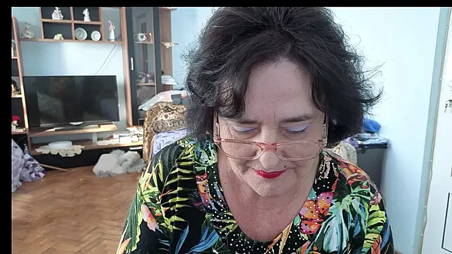 xMaryxAnne online show from March 5, 6:54 am