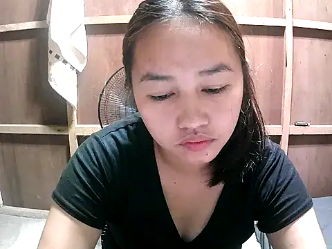 Cloudette 17 online show from February 18, 4:43 am