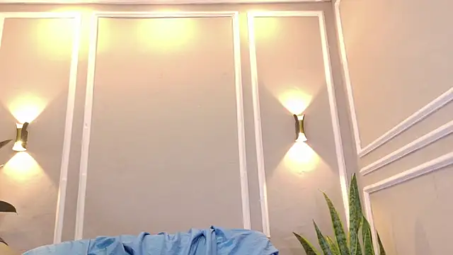 SuzyFox  online show from March 30, 8:32 pm