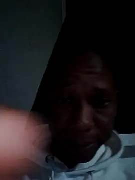 smallt98 online show from February 14, 10:54 pm