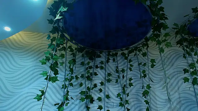 Snapshot of sophieBlair_ chatting on February 17, 7:11 pm sophieBlair online show from February 17, 7:11 pm