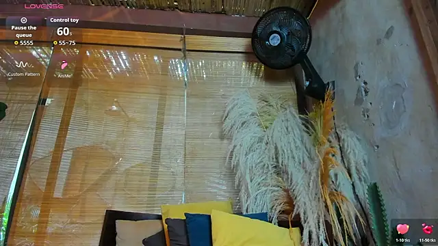 sophieBlair  online show from March 10, 7:07 pm