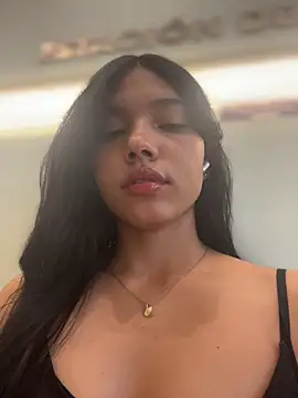 jadelaurent online show from March 25, 4:06 pm