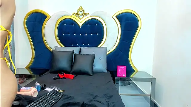LinaSalazar online show from May 13, 7:32 pm