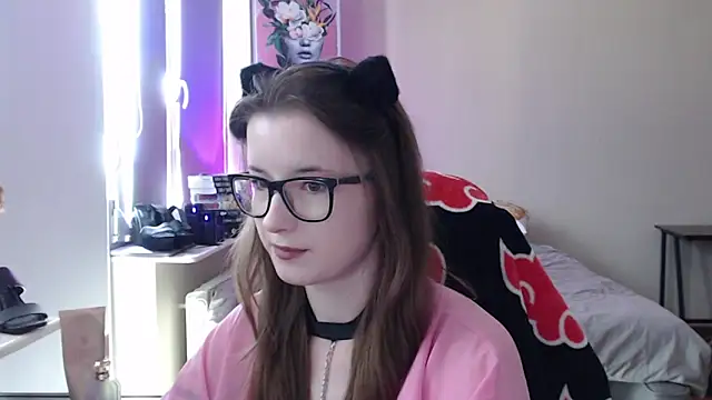 Snapshot of LunaXcherry chatting on June 7, 11:04 am LunaXcherry online show from June 7, 11:04 am