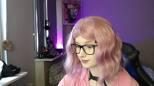 LunaXcherry online show from April 8, 4:41 pm