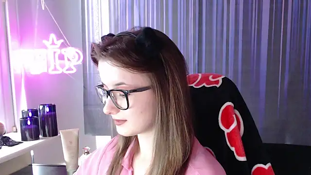 LunaXcherry online show from June 21, 11:16 am