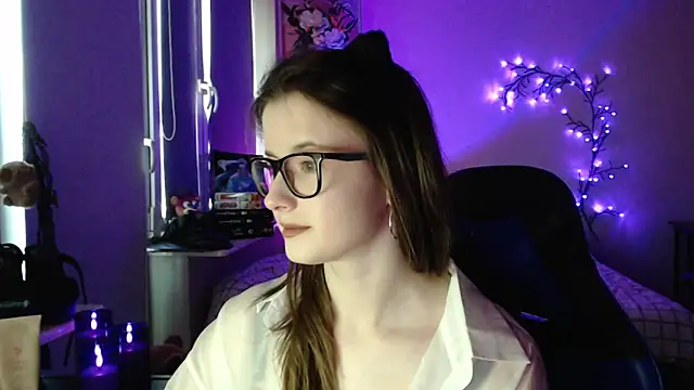 Snapshot of LunaXcherry chatting on May 14, 6:05 pm LunaXcherry online show from May 14, 6:05 pm