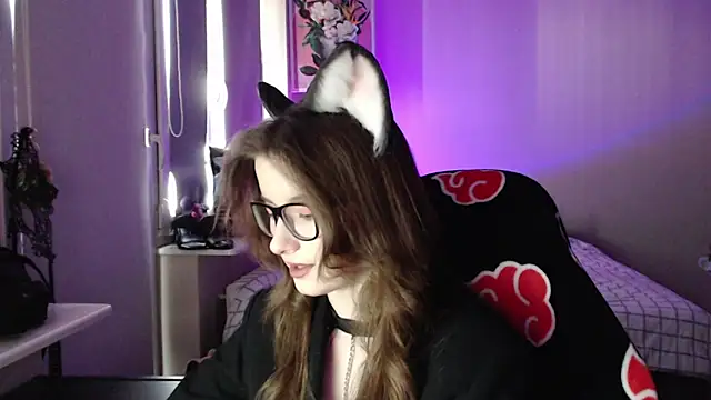 Snapshot of LunaXcherry chatting on April 23, 4:52 pm LunaXcherry online show from April 23, 4:52 pm