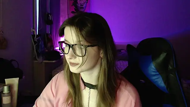 LunaXcherry online show from April 10, 5:42 pm