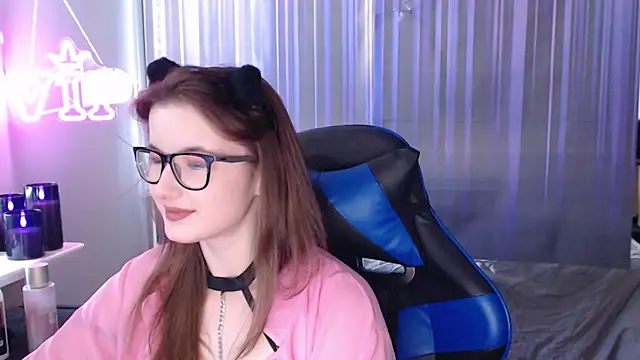 LunaXcherry online show from June 29, 5:12 pm