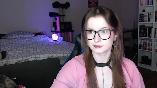 LunaXcherry online show from March 30, 6:09 pm