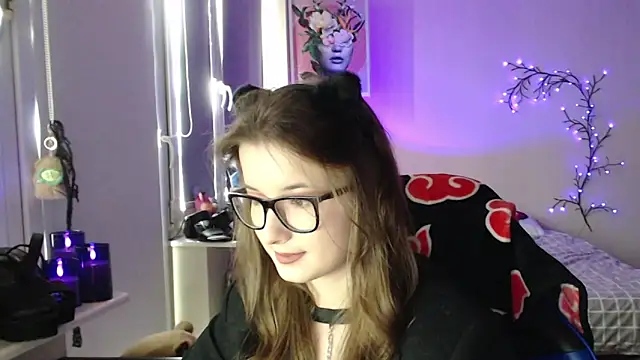 Snapshot of LunaXcherry chatting on May 9, 11:13 am LunaXcherry online show from May 9, 11:13 am