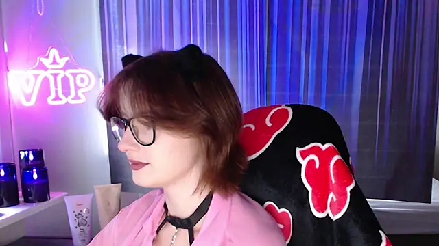 LunaXcherry online show from July 27, 4:36 pm