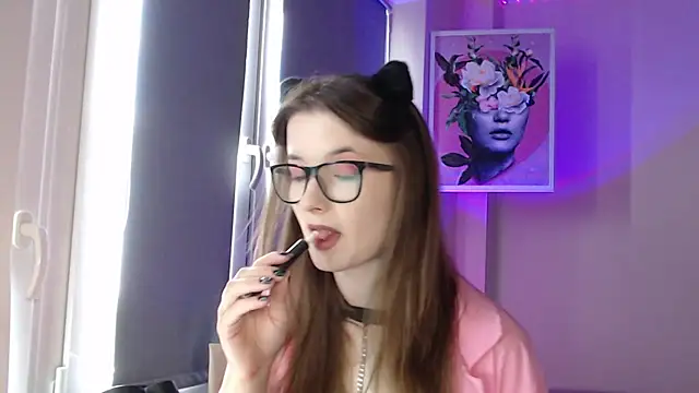 Snapshot of LunaXcherry chatting on May 21, 4:48 pm LunaXcherry online show from May 21, 4:48 pm