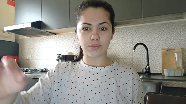 Snapshot of Sofimoon26 chatting on February 14, 9:53 am Sofimoon26 online show from February 14, 9:53 am