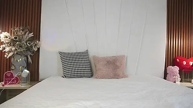 Snapshot of ZoeFantasyx chatting on February 15, 7:24 pm ZoeFantasyx online show from February 15, 7:24 pm