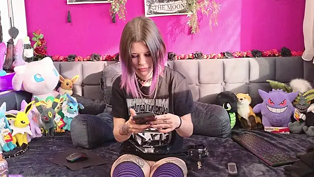 Snapshot of ViGothFox chatting on June 3, 5:17 pm ViGothFox online show from June 3, 5:17 pm