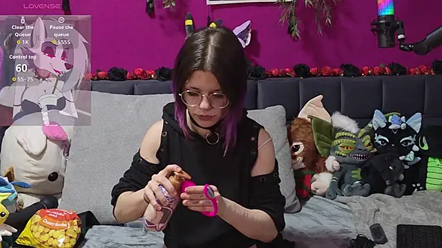 Snapshot of ViGothFox chatting on March 7, 8:25 pm ViGothFox online show from March 7, 8:25 pm