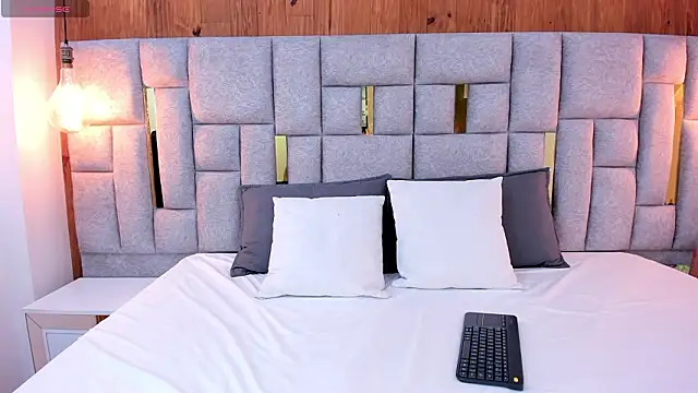 Nikky Red  online show from February 12, 4:23 am