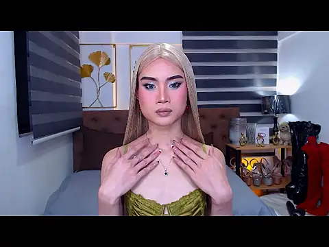 JuicyCockThea online show from May 26, 2:15 pm