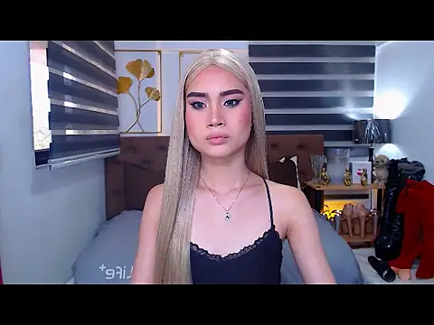 JuicyCockThea online show from April 13, 1:31 am