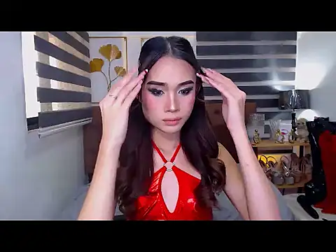 Snapshot of JuicyCockThea chatting on July 15, 2:07 am JuicyCockThea online show from July 15, 2:07 am