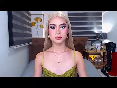 Snapshot of JuicyCockThea chatting on June 21, 1:06 pm JuicyCockThea online show from June 21, 1:06 pm