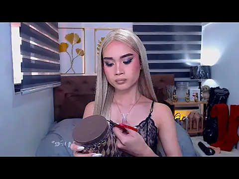 JuicyCockThea online show from April 10, 3:57 am