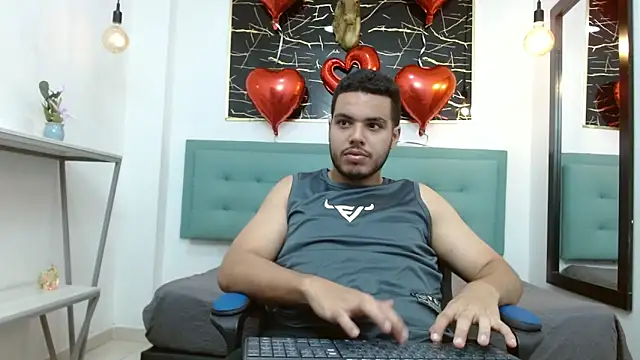 Snapshot of Trevor_Ash chatting on February 23, 3:52 am Trevor Ash online show from February 23, 3:52 am