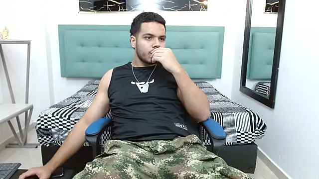 Snapshot of Trevor_Ash chatting on February 24, 3:07 am Trevor Ash online show from February 24, 3:07 am