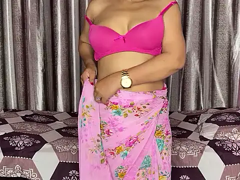 Snapshot of Radhika_4_you chatting on June 9, 3:02 pm Radhika 4 you online show from June 9, 3:02 pm