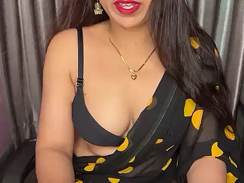 Snapshot of Radhika_4_you chatting on May 22, 1:47 am Radhika 4 you online show from May 22, 1:47 am