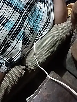 Snapshot of Simran_008 chatting on July 9, 4:17 pm Simran 008 online show from July 9, 4:17 pm