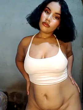 amandaa 21 online show from April 18, 3:42 am