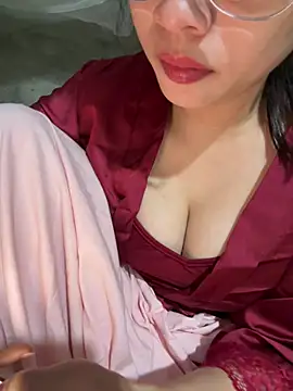 Snapshot of AYW-217 chatting on February 21, 2:52 pm AYW-217 online show from February 21, 2:52 pm