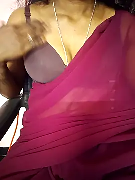 Snapshot of manu_sexy_ chatting on February 17, 11:29 am manu sexy online show from February 17, 11:29 am