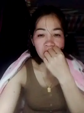 Snapshot of -Lundy- chatting on February 19, 3:58 am -Lundy- online show from February 19, 3:58 am