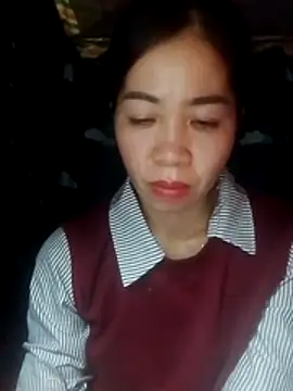 Snapshot of -Lundy- chatting on February 25, 4:23 am -Lundy- online show from February 25, 4:23 am