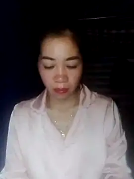 Snapshot of -Lundy- chatting on February 16, 11:24 pm -Lundy- online show from February 16, 11:24 pm