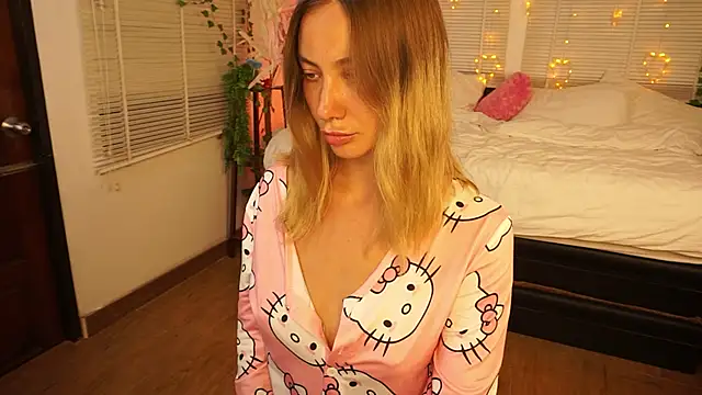 Snapshot of AuggieRich chatting on February 16, 11:31 am AuggieRich online show from February 16, 11:31 am