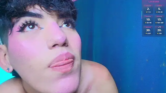 max femboy online show from April 13, 3:21 am