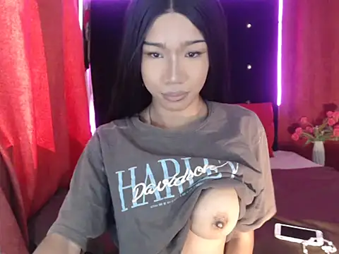 Queenoflustx online show from April 26, 6:43 am