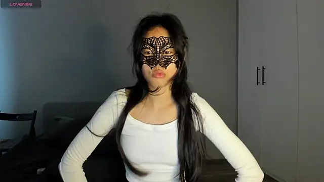 Snapshot of HelenBlazeTrt chatting on June 19, 2:06 am HelenBlazeTrt online show from June 19, 2:06 am