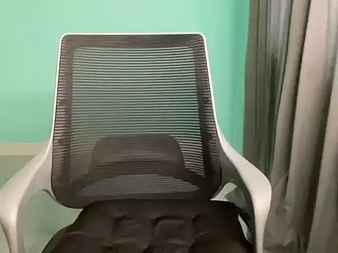 Romantic-Rascal online show from March 25, 6:57 am