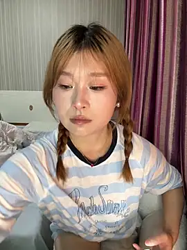 Snapshot of A-cola chatting on May 17, 1:22 pm A-cola online show from May 17, 1:22 pm